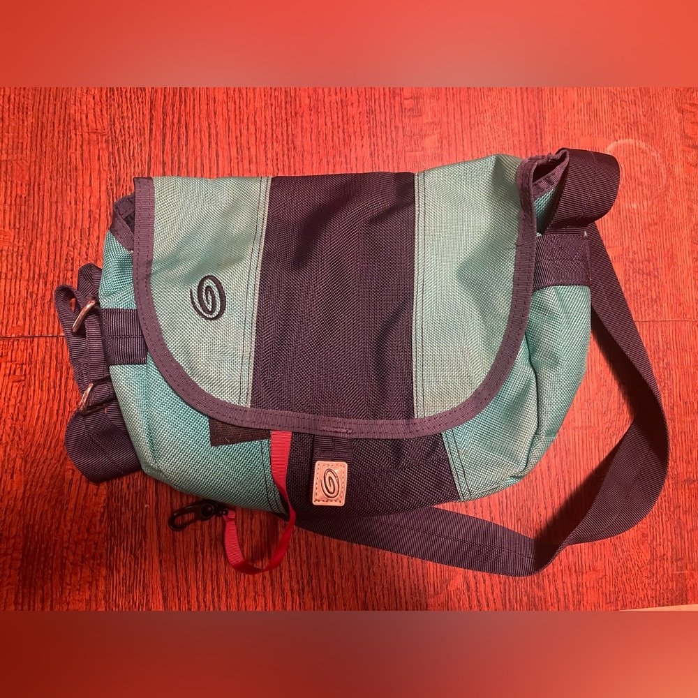 timbuk2 crossbody bag/purse